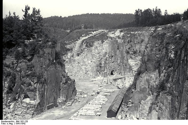 L'une des carrières du camp de Mauthausen ©Bundesarchiv Bild 192-120