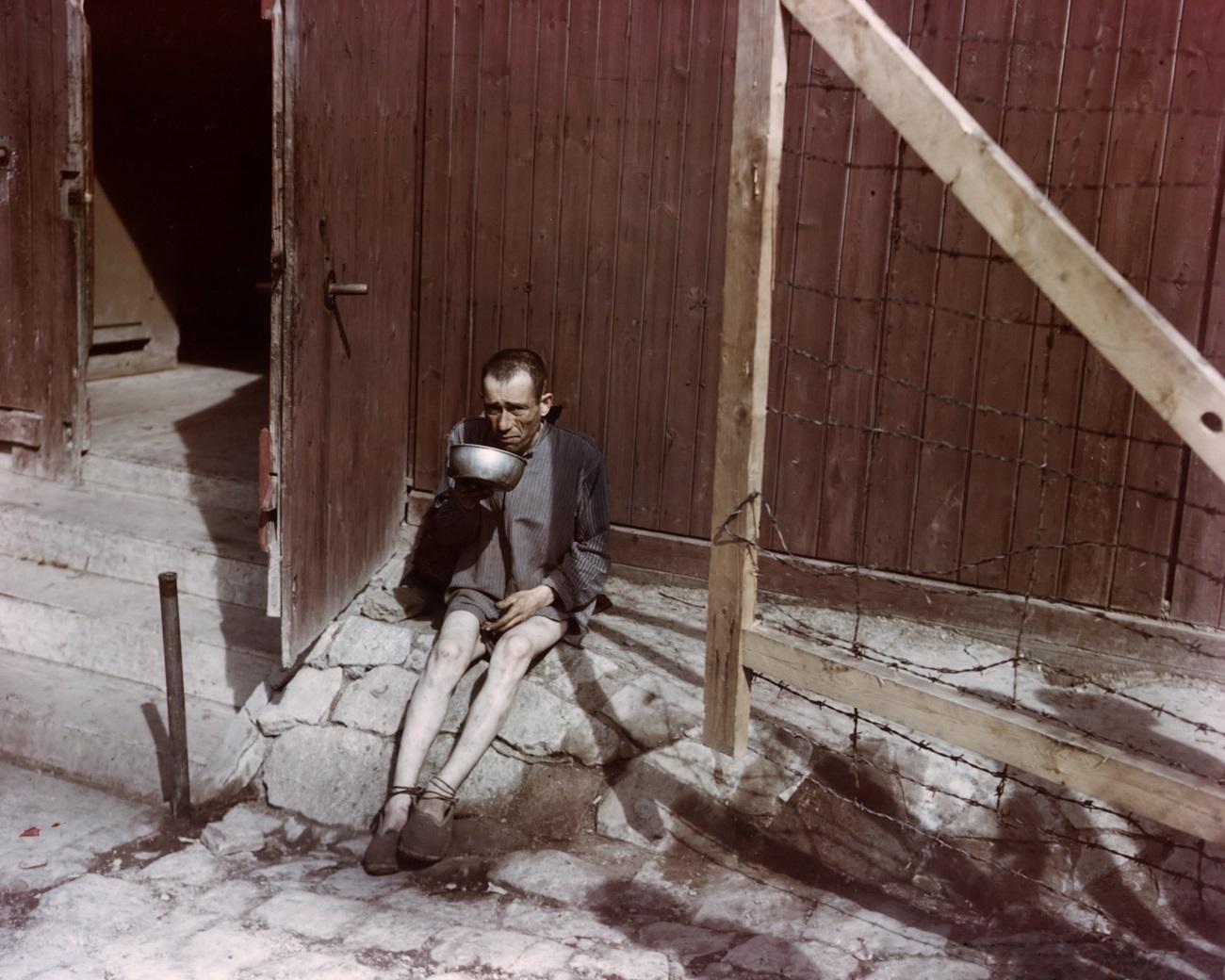 Un survivant de Buchenwald photographié par Ardean R. Miller ©NARA