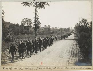 Près-de-Vic-sur-Aisne,une relève d'une division américaine ©BNF Gallica