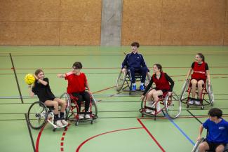 Basket fauteuil au collège de Vailly sur Aisne