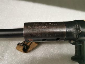 Le pistolet-mitrailleur Sten de Paul Nicolas ©Collections du Musée de la Résistance et de la Déportation de Tergnier Le pistolet-mitrailleur Sten de Paul Nicolas ©Collections du Musée de la Résistance et de la Déportation de Tergnier