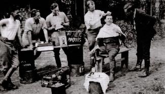 La radio du maquis de Saint-Algis, de gauche à droite Marcel Annoepel, Michel Dehamme, Camille Annoepel, Marceau Bailly ©Archives du Musée de la Résistance et de la Déportation de Tergnier La radio du maquis de Saint-Algis, de gauche à droite Marcel Annoepel, Michel Dehamme, Camille Annoepel, Marceau Bailly ©Archives du Musée de la Résistance et de la Déportation de Tergnier