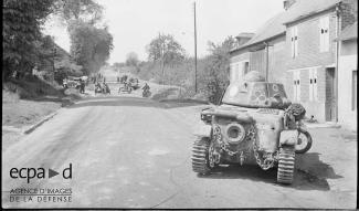 Chars R-35 du 24e BCC détruits à l’entrée de Montcornet, le 17 mai 1940 ©Kurt BOECKER/Luftwaffe K.B.K. 4/ECPAD/Défense/DAA 499 L3 Chars R-35 du 24e BCC détruits à l’entrée de Montcornet, le 17 mai 1940 ©Kurt BOECKER/Luftwaffe K.B.K. 4/ECPAD/Défense/DAA 499 L3