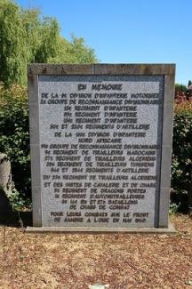 Monument d’Etreux en mémoire des unités qui défendirent le front de la Sambre à l’Oise en mai 1940. ©CD02 Monument d’Etreux en mémoire des unités qui défendirent le front de la Sambre à l’Oise en mai 1940. ©CD02