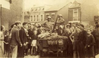 Le 2 septembre 1944, les premières jeeps américaines entrent dans Chauny ©Arch. dép. Aisne 2 Fi 523 Le 2 septembre 1944, les premières jeeps américaines entrent dans Chauny ©Arch. dép. Aisne 2 Fi 523
