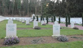 Les tombes du cimetière militaire danois de Braine ©CD02 Les tombes du cimetière militaire danois de Braine ©CD02