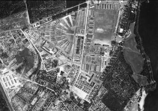 Photographie aérienne du camp de Sachsenhausen prise par la RAF le 20 mai 1943 ©NCAP Photographie aérienne du camp de Sachsenhausen prise par la RAF le 20 mai 1943 ©NCAP