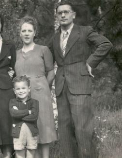 Paul Coeuret et sa famille en 1942 ©Coll. part. Paul Coeuret et sa famille en 1942 ©Coll. part.