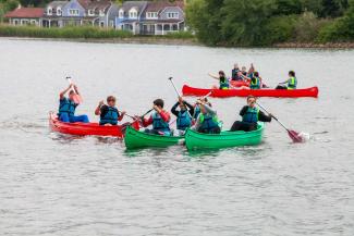 Cap college Canoe