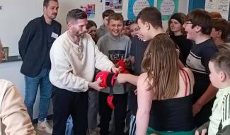 L'athlète olympique Jérôme Thomas en visite au collège de Rozoy-sur-Serre