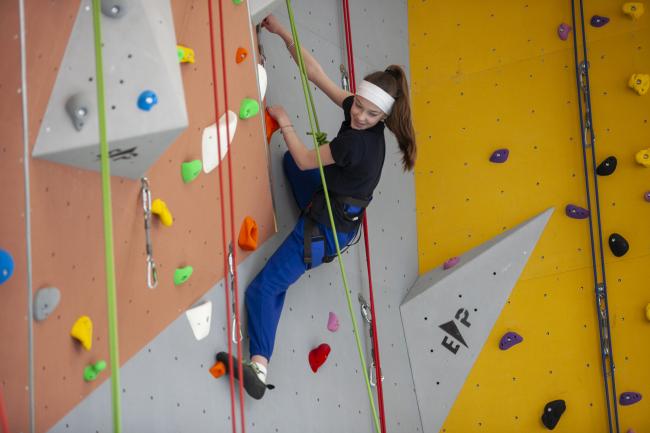 Mur d'escalade nouvel equipement Saint Just Soissons