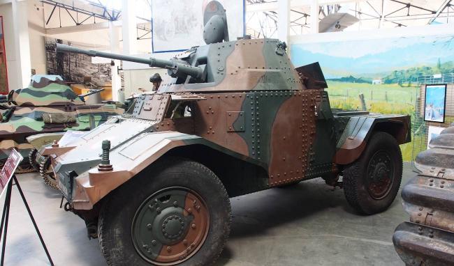 Automitrailleuse de découverte (AMD) 178 Panhard du Musée des Blindés de Saumur. Automitrailleuse de découverte (AMD) 178 Panhard du Musée des Blindés de Saumur.