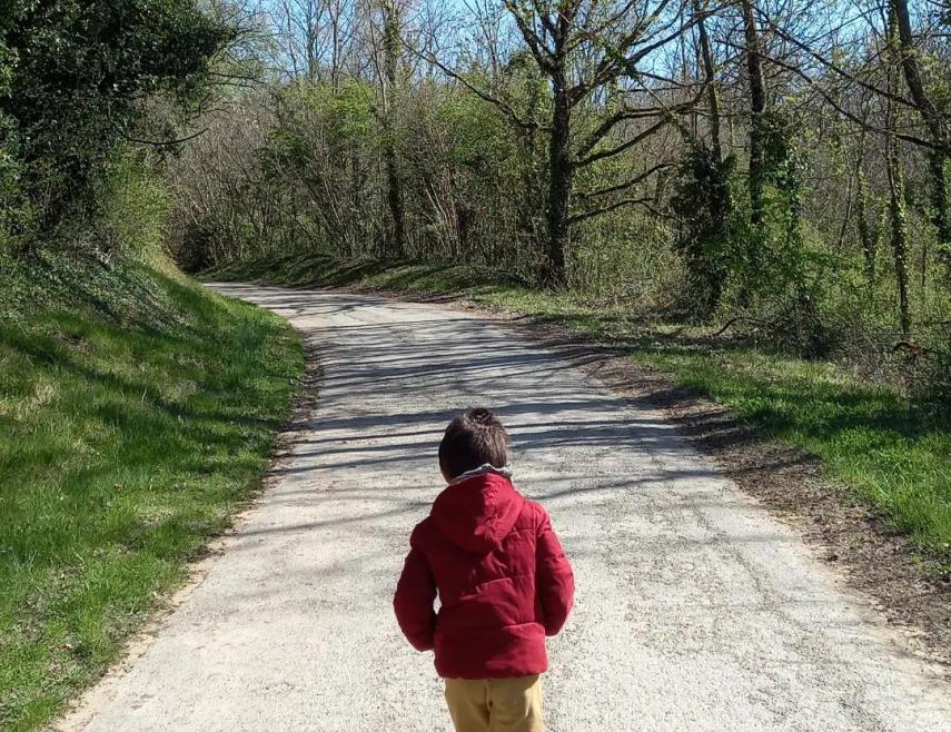 Route vers les carrières < Colligis < Aisne < Picardie