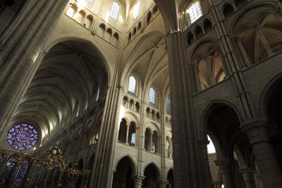 Cathédrale nef intérieure < Laon < Aisne < Picardie
