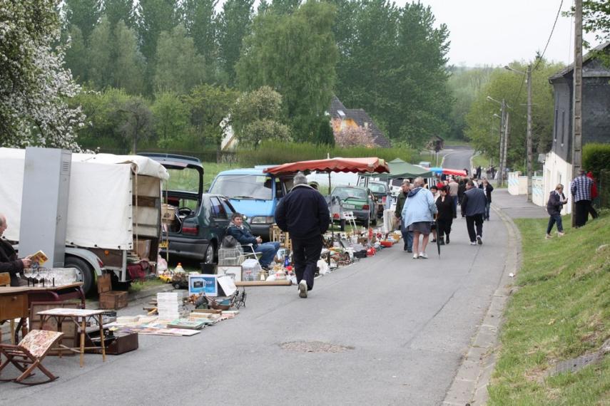 Brocante < Brunehamel < Aisne < Picardie 